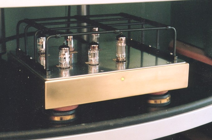 phono amplifie,
          dec 2005.